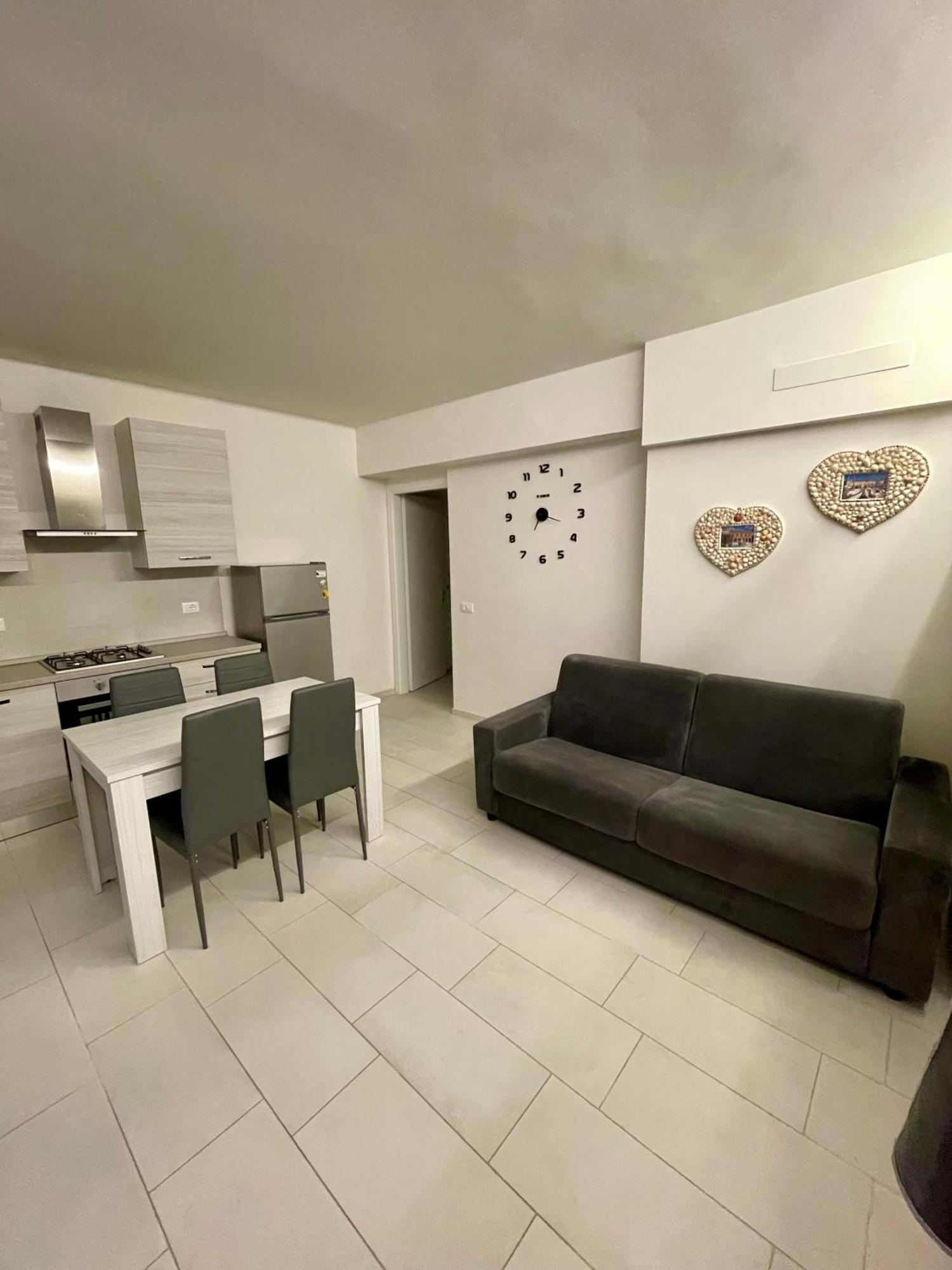 Апартаменти Anita'S House-Abitazione A Pochi Passi Dal Centro Пезаро Екстер'єр фото
